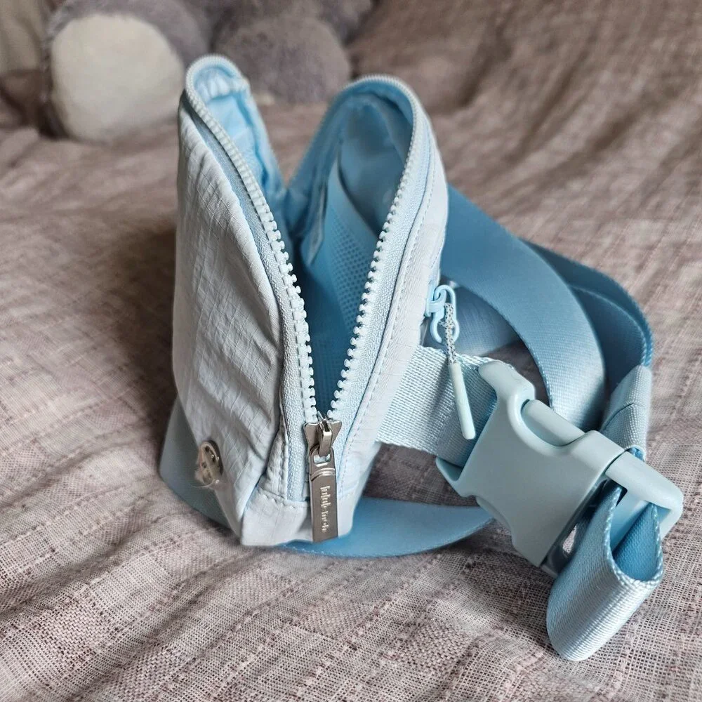 NEW! Lululemon Everywhere Belt Bag, 1L, Windmill - Picture 6 of 8